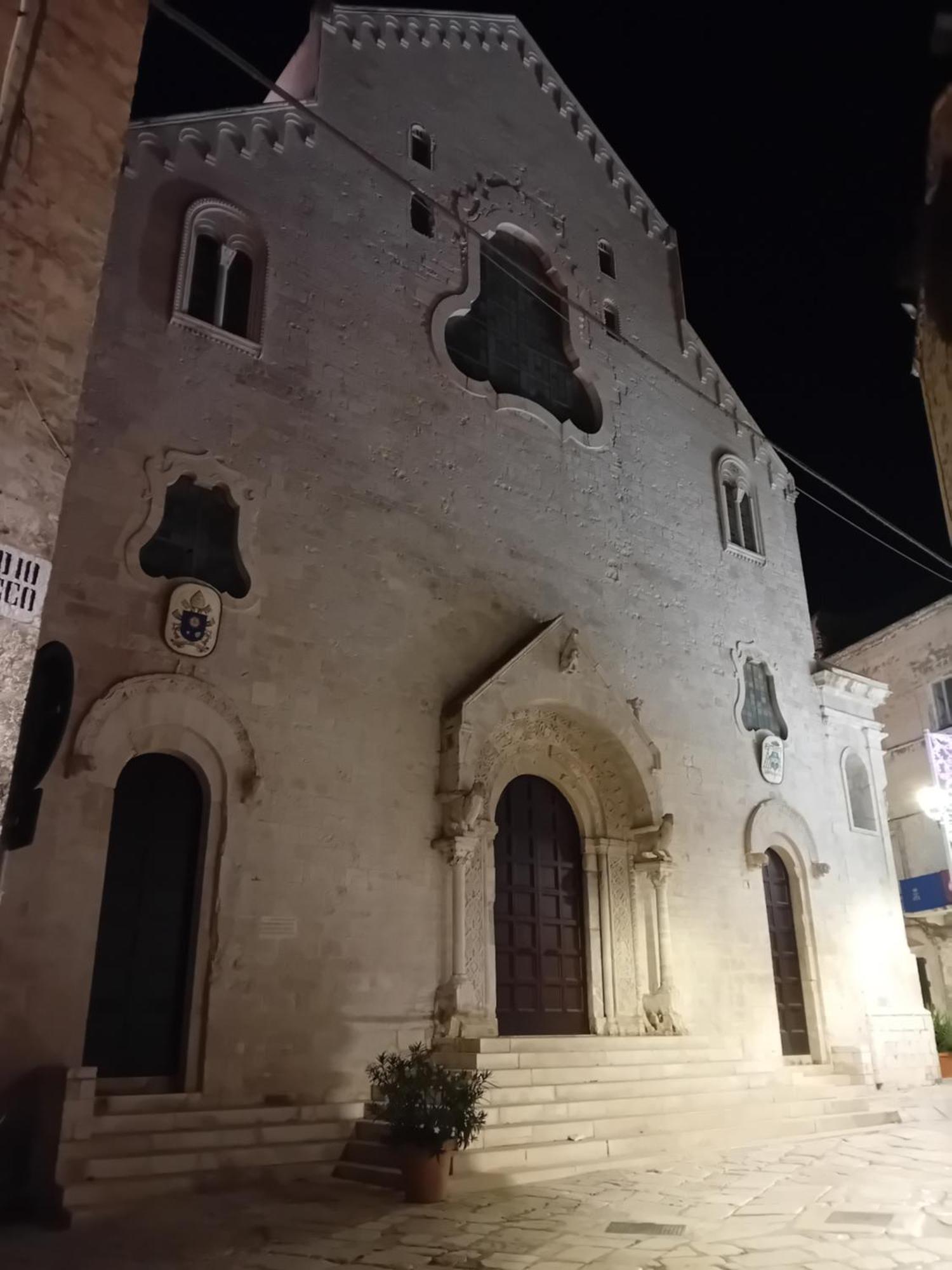 B & B La Grotta Bisceglie Exteriör bild